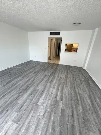 $1,450 | 1470 Northeast 125th Terrace, Unit 205, North Miami, FL 33161