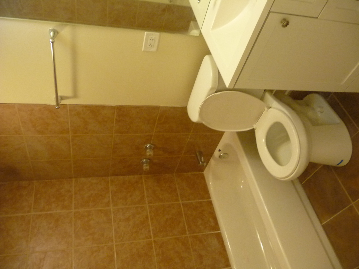 1803 West Superior Street, Unit GDN Chicago, IL 60622 - Photo 13 of 14 a bathroom with a sink and a mirror