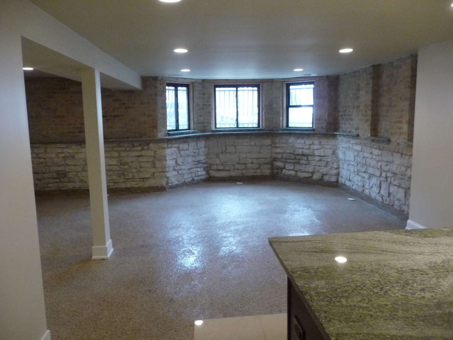 1803 West Superior Street, Unit GDN Chicago, IL 60622 - Photo 4 of 14 a view of gallery