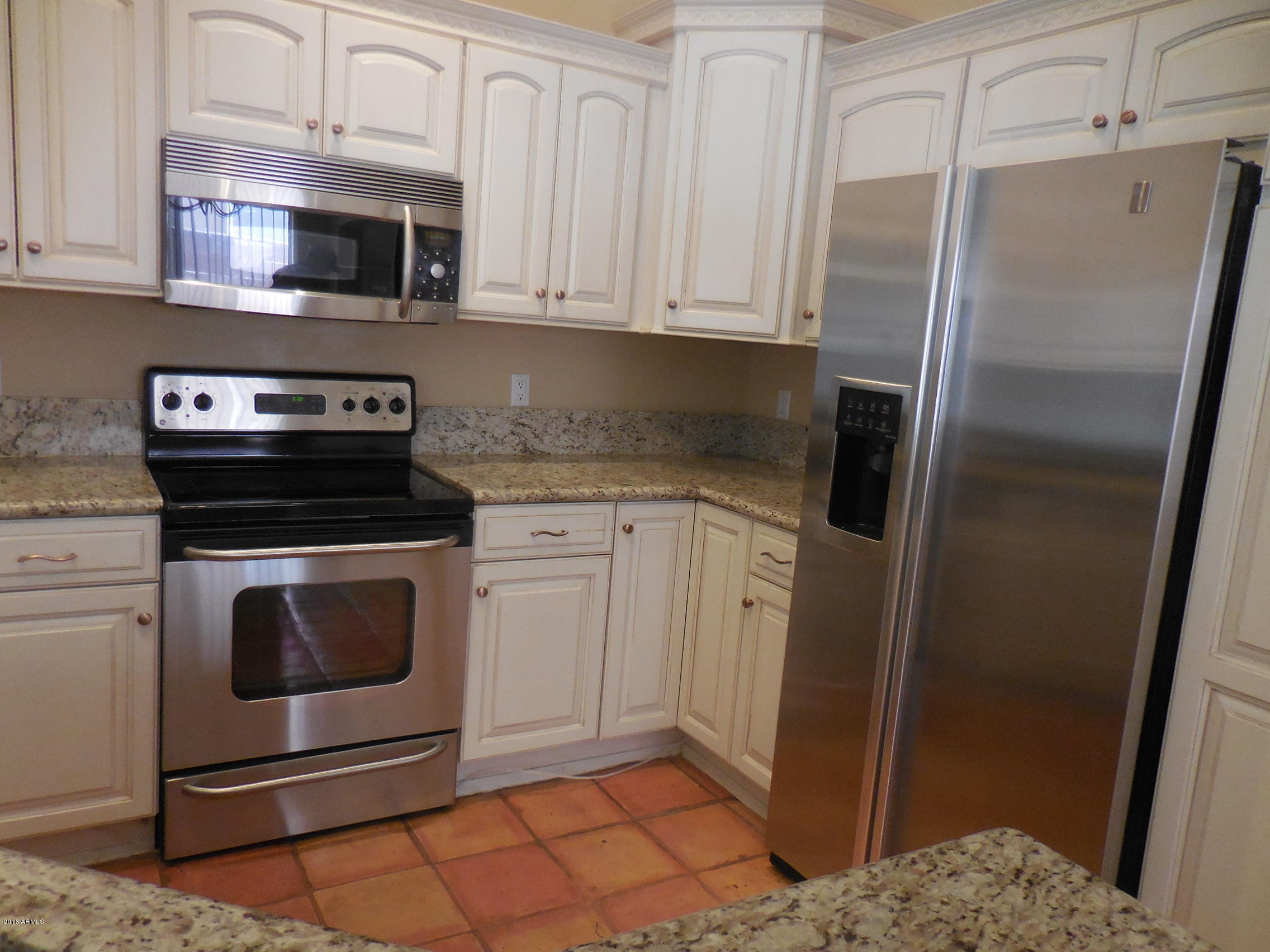 1237 East Redfield Road Phoenix, AZ 85022 - Photo 6 of 26 Kitchen-1