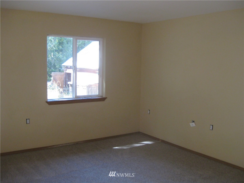5940 Lemon Road Northeast Olympia, WA 98506 - Photo 12 of 20 Gallery Image 12
