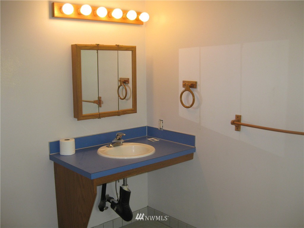 5940 Lemon Road Northeast Olympia, WA 98506 - Photo 14 of 20 Gallery Image 14