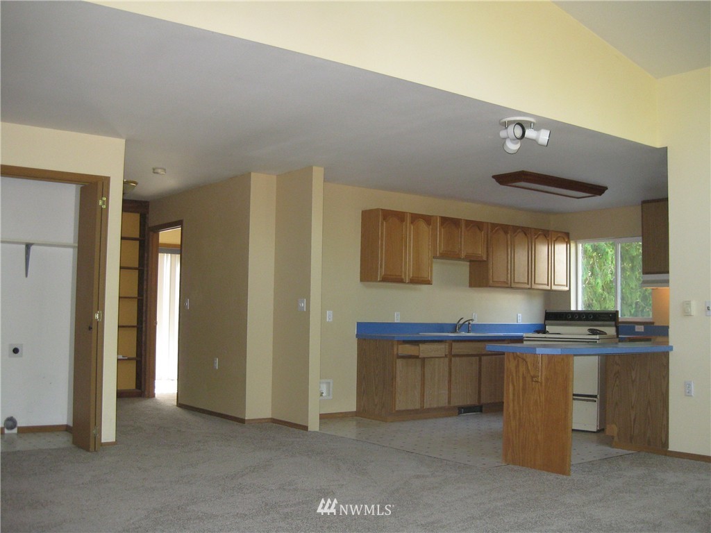 5940 Lemon Road Northeast Olympia, WA 98506 - Photo 9 of 20 Gallery Image 9