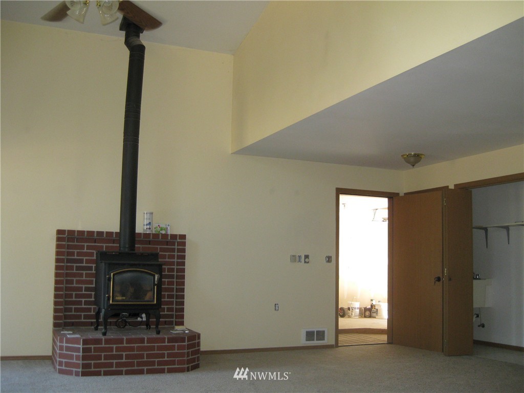 5940 Lemon Road Northeast Olympia, WA 98506 - Photo 10 of 20 Gallery Image 10