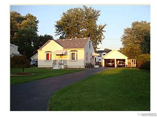 174 Harding Road Amherst, NY 14221 - Photo 1 of 1 Exterior Front