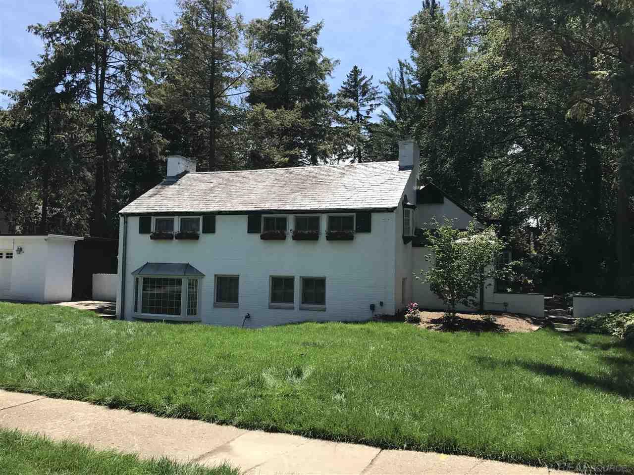 121 Merriweather Road Grosse Pointe Farms, MI 48236 - Photo 2 of 21