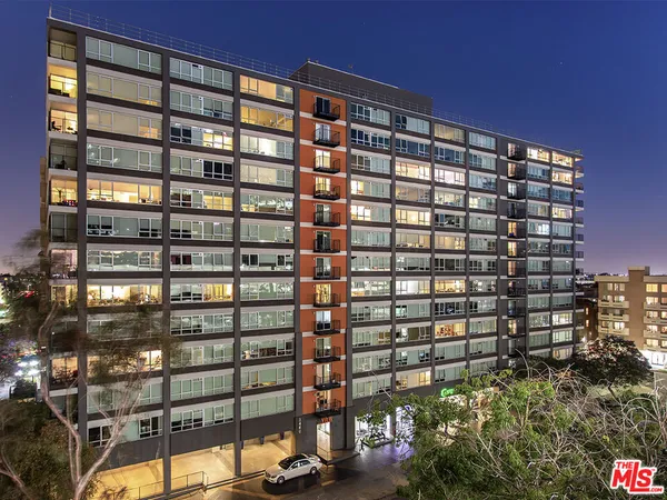 $3,710 | 3460 West 7th Street, Unit 707, Los Angeles, CA 90005