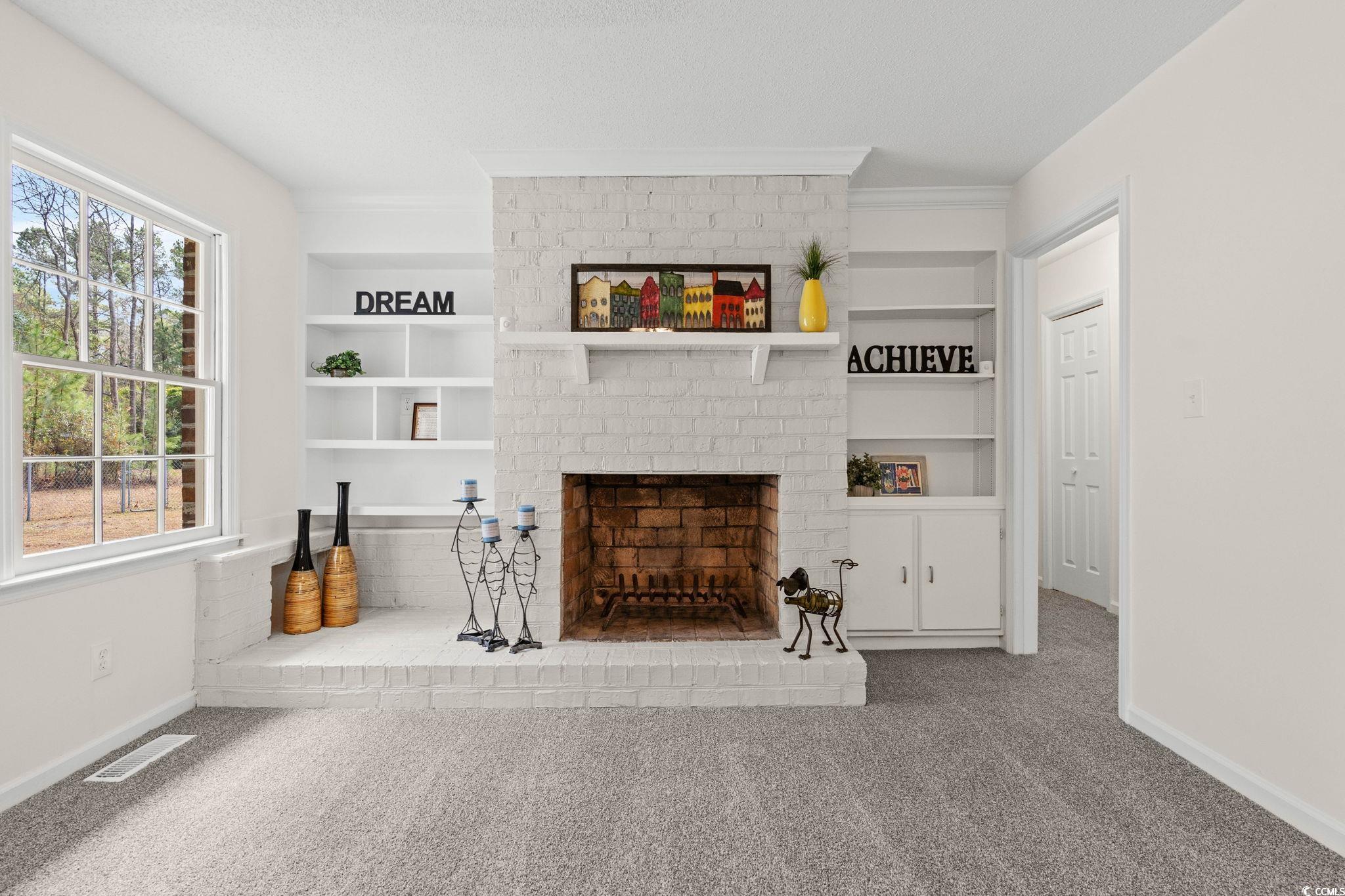 83 Pond Street Georgetown, SC 29440 - Photo 12 of 36 Family Room 2