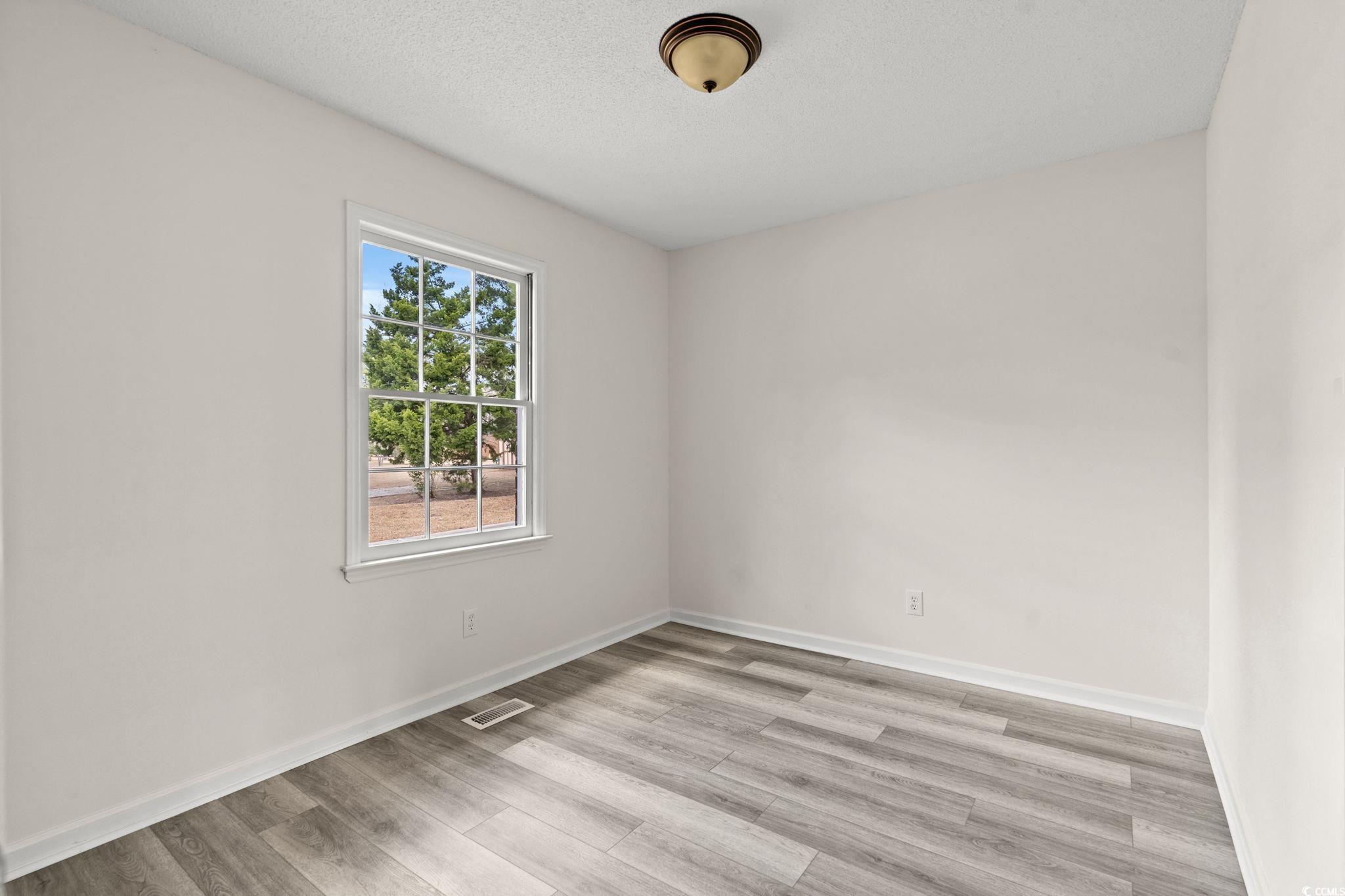83 Pond Street Georgetown, SC 29440 - Photo 29 of 36 Master bath