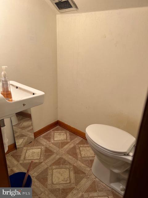 12930 Spickler Road Clear Spring, MD 21722 - Photo 11 of 20 Half bath upstairs