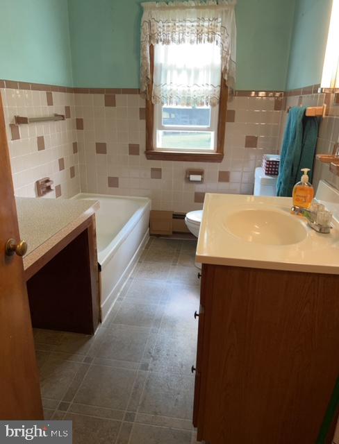 12930 Spickler Road Clear Spring, MD 21722 - Photo 5 of 20 Hall Bath