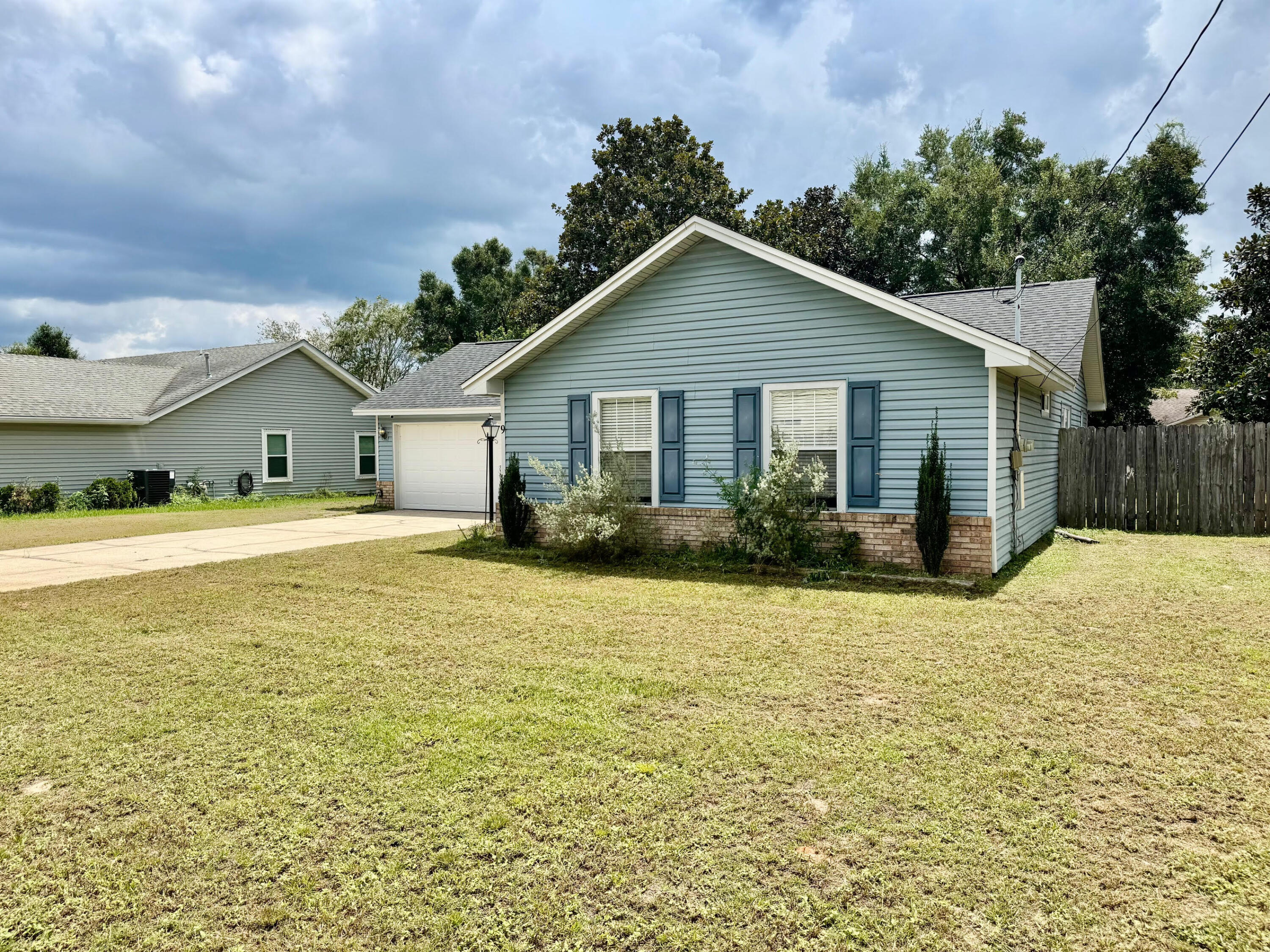 9 Holly Road Crestview, FL 32539 - Photo 2 of 32 a house view with a outdoor space