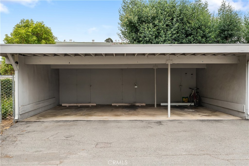61 Pixley Avenue, Unit 3 Corte Madera, CA 94925 - Photo 17 of 17 a backyard of a house