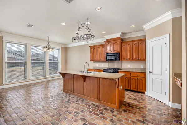 $395,000 | 1531 East City Pl Street, Gonzales, LA 70737
