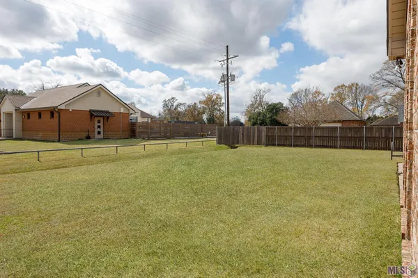 $395,000 | 1531 East City Pl Street, Gonzales, LA 70737