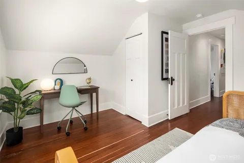 $1,025,000 | 914 West Howe Street, Seattle, WA 98119