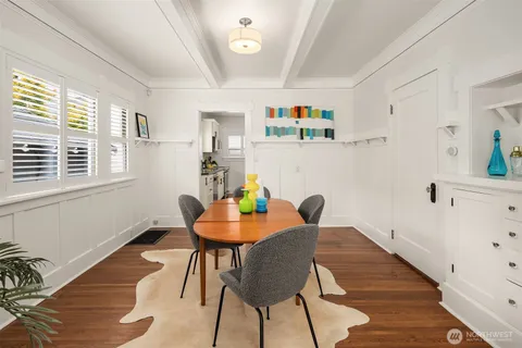 $1,025,000 | 914 West Howe Street, Seattle, WA 98119