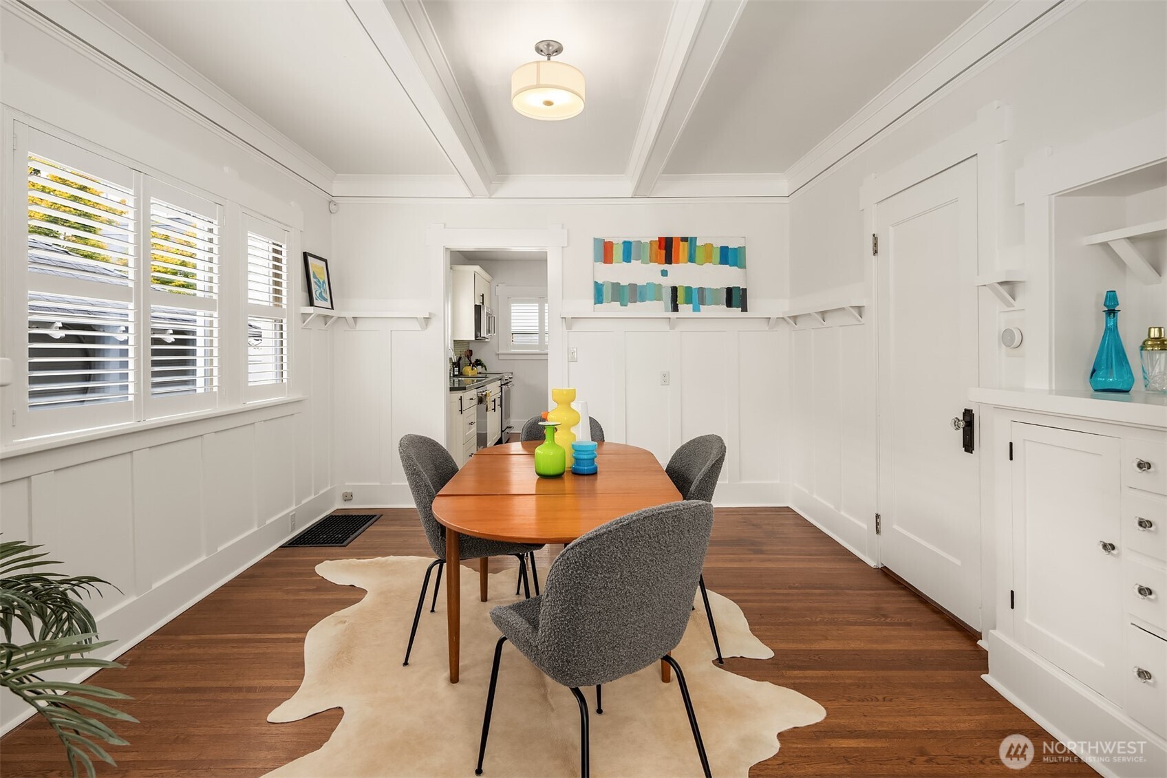 914 West Howe Street Seattle, WA 98119 - Photo 9 of 29 a dining room with furniture and window