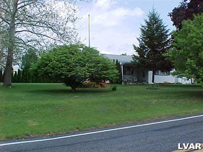 5159 Old Carriage Road Northampton, PA 18067 - Photo 4 of 20 Gallery Image 4