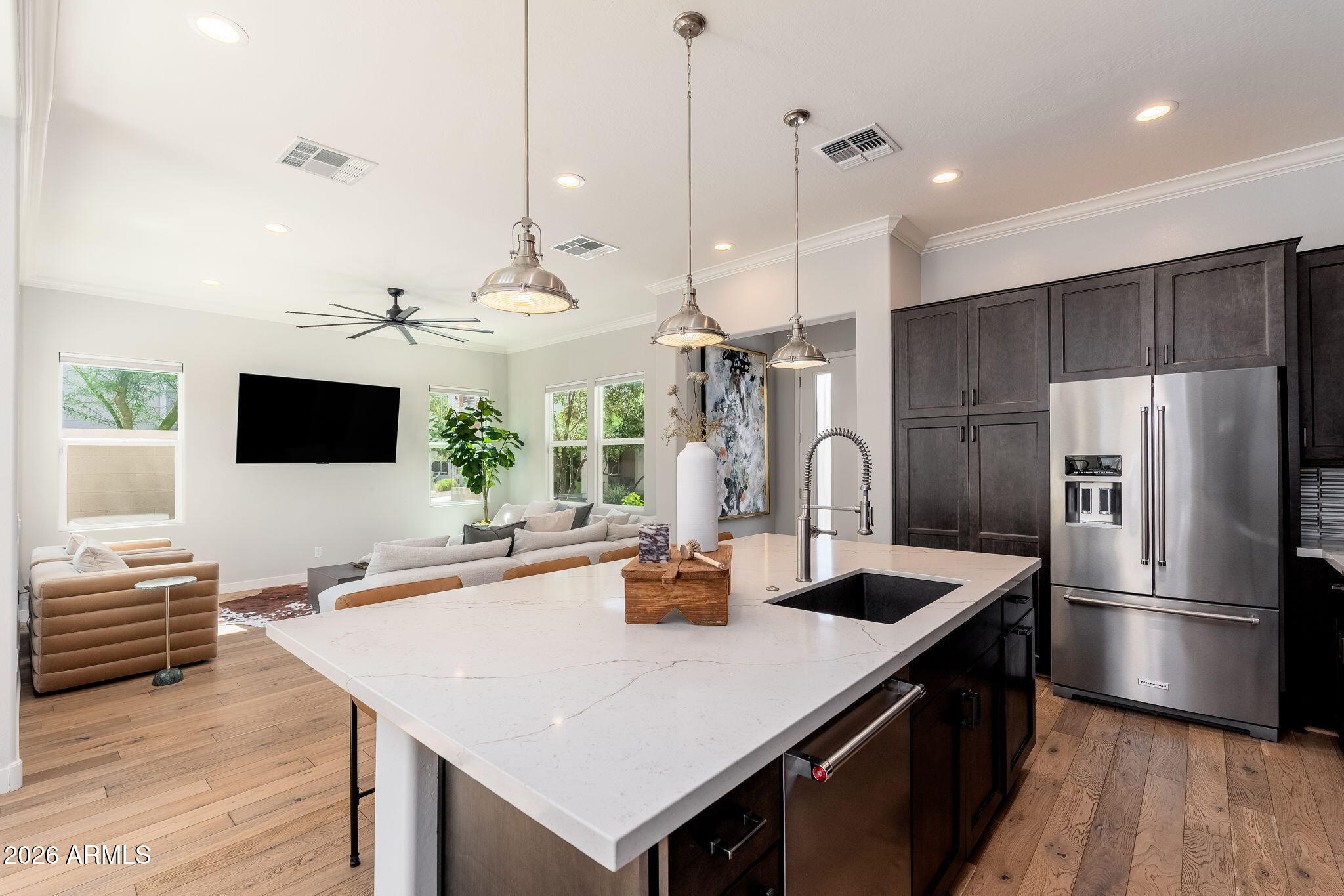 1555 East Ocotillo Road, Unit 9 Phoenix, AZ 85014 - Photo 8 of 41 Open Living