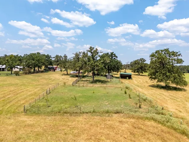 $1,225,000 | 1045 Private Road 7005, Lexington, TX 78947