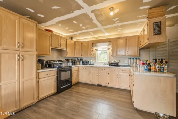 $529,000 | 480 Obe Kirk Loop, Mohawk, TN 37810