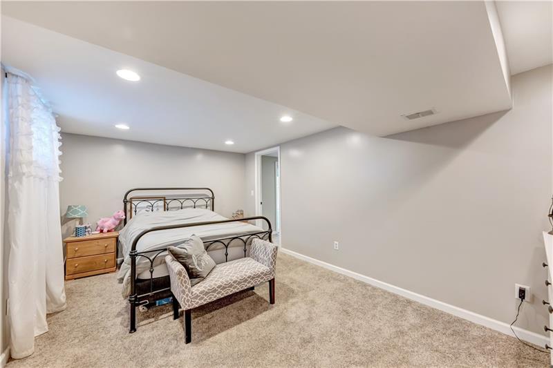 3038 Santiago Road Imperial, PA 15126 - Photo 14 of 24 Gallery Image 14