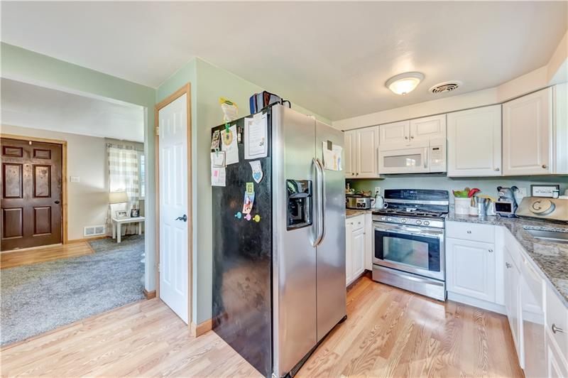 3038 Santiago Road Imperial, PA 15126 - Photo 4 of 24 Gallery Image 4