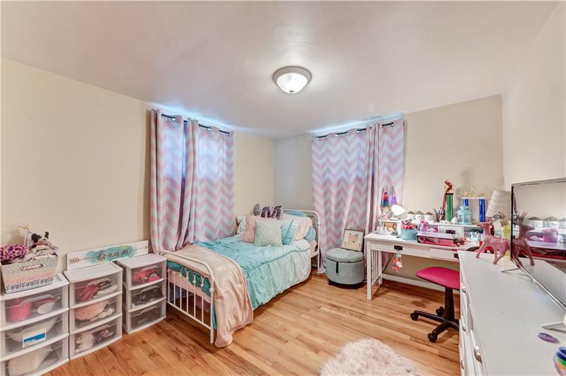 3038 Santiago Road Imperial, PA 15126 - Photo 5 of 24 Gallery Image 5