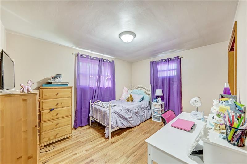 3038 Santiago Road Imperial, PA 15126 - Photo 6 of 24 Gallery Image 6