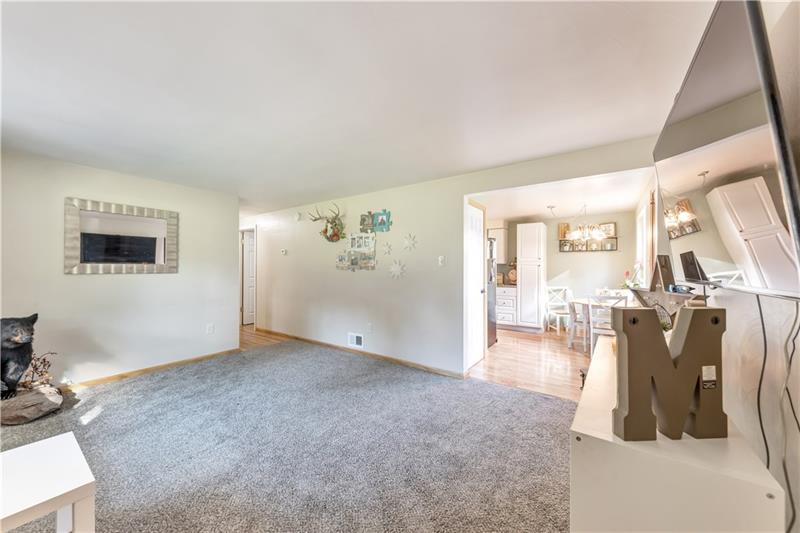 3038 Santiago Road Imperial, PA 15126 - Photo 10 of 24 Gallery Image 10