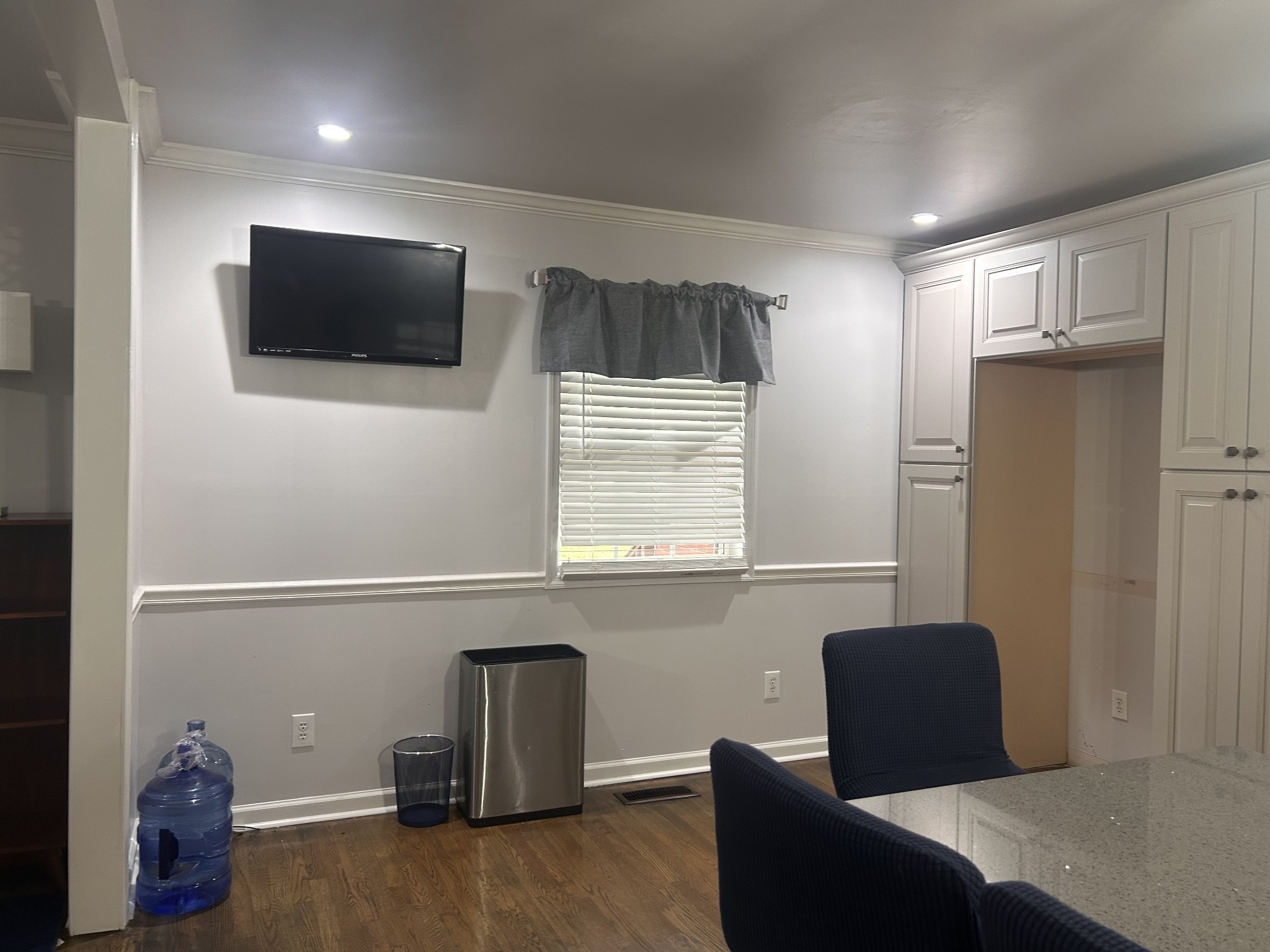 2200 Crescentview Road Pulaski, TN 38478 - Photo 17 of 72 a living room with furniture and a flat screen tv