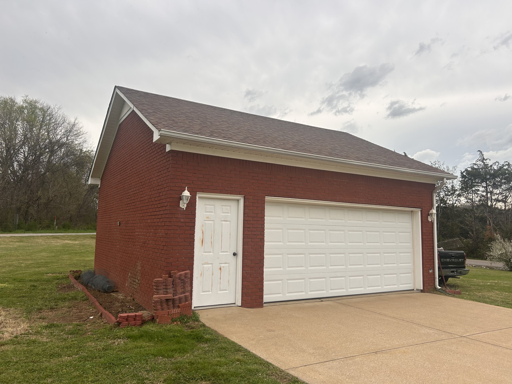 2200 Crescentview Road Pulaski, TN 38478 - Photo 71 of 72 a house with yard in front of it