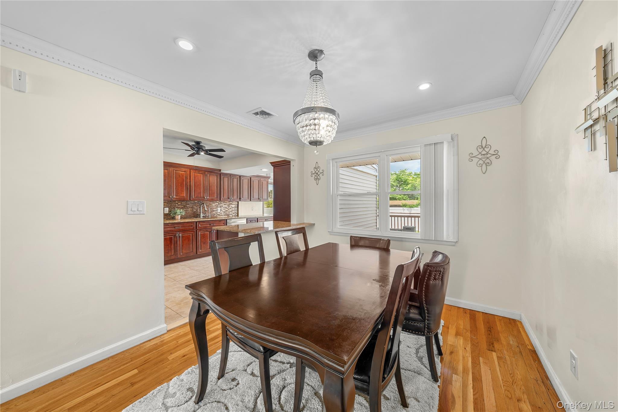 16 Cumberland Road Jericho, NY 11753 - Photo 12 of 44