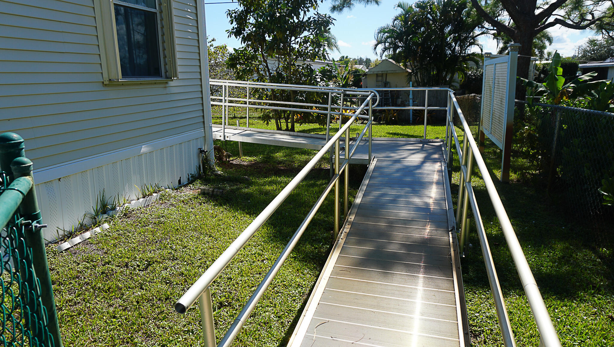 7030 Southeast Ridgeway Terrace Hobe Sound, FL 33455 - Photo 12 of 50 DSC00250