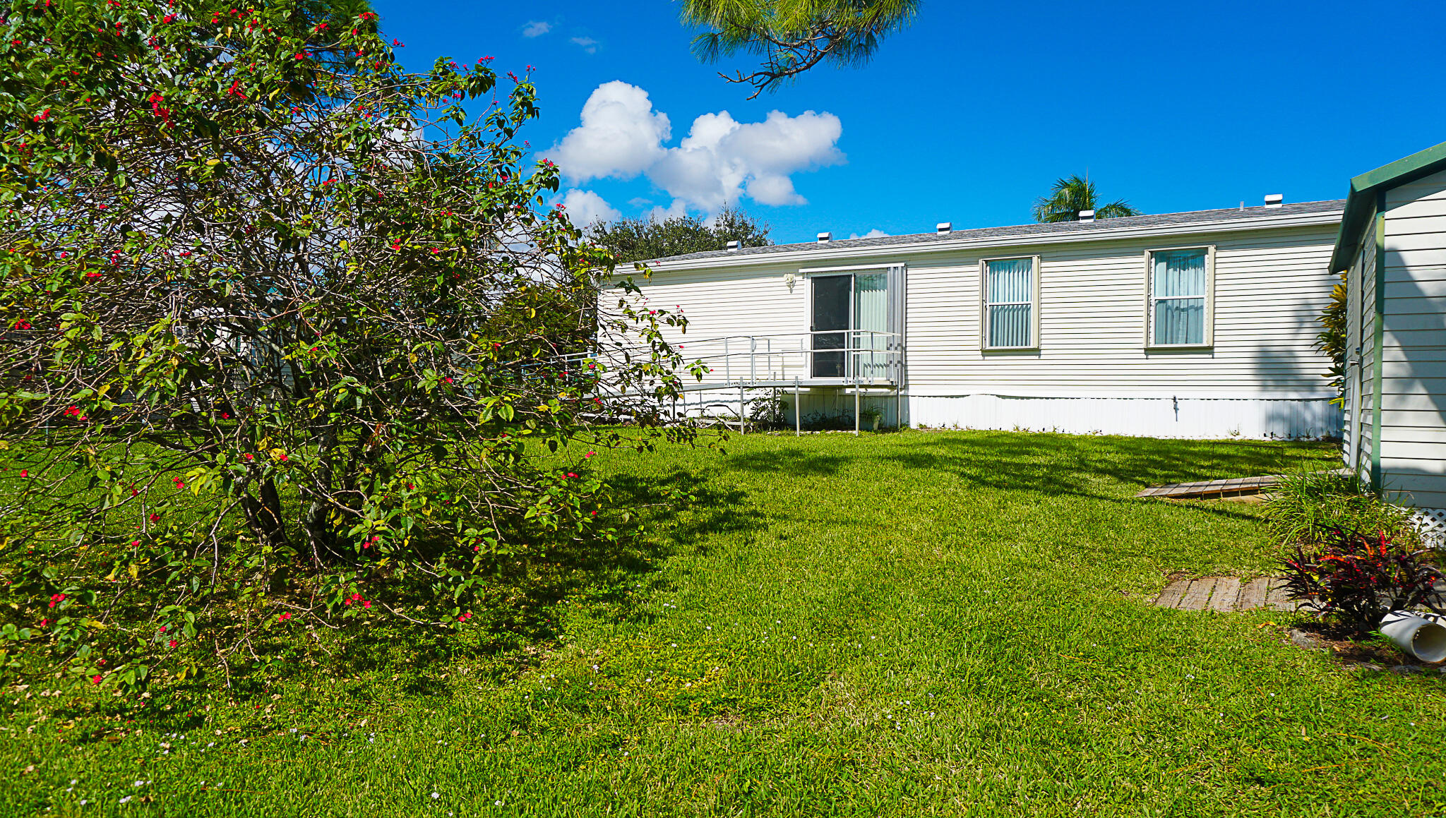 7030 Southeast Ridgeway Terrace Hobe Sound, FL 33455 - Photo 20 of 50 DSC00276