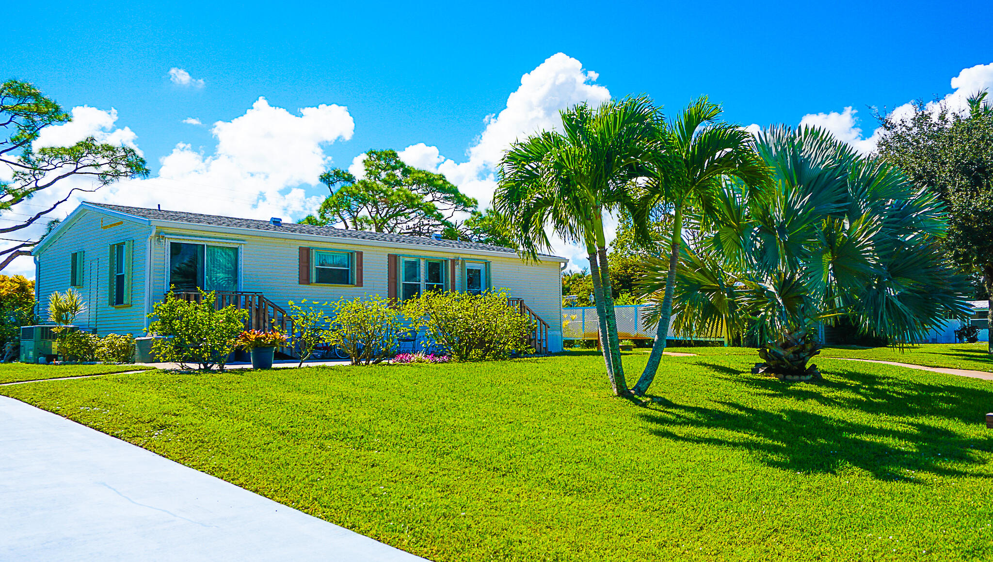 7030 Southeast Ridgeway Terrace Hobe Sound, FL 33455 - Photo 2 of 50 DSC00226