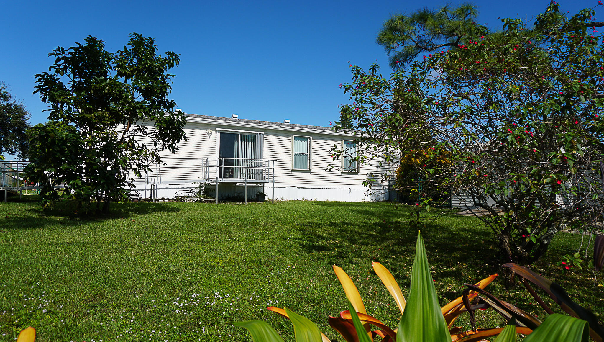 7030 Southeast Ridgeway Terrace Hobe Sound, FL 33455 - Photo 21 of 50 DSC00279