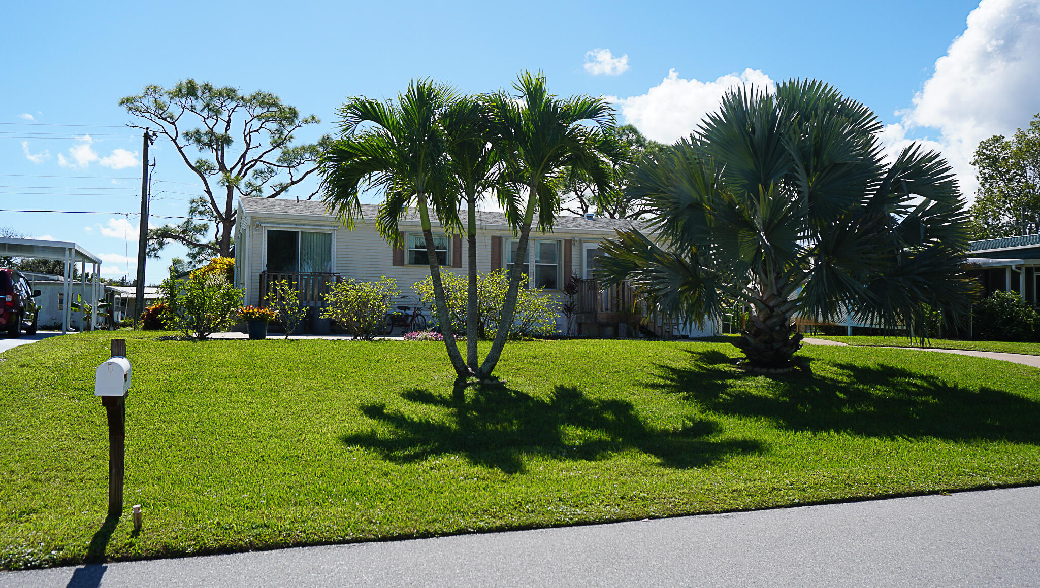 7030 Southeast Ridgeway Terrace Hobe Sound, FL 33455 - Photo 3 of 50 DSC00228