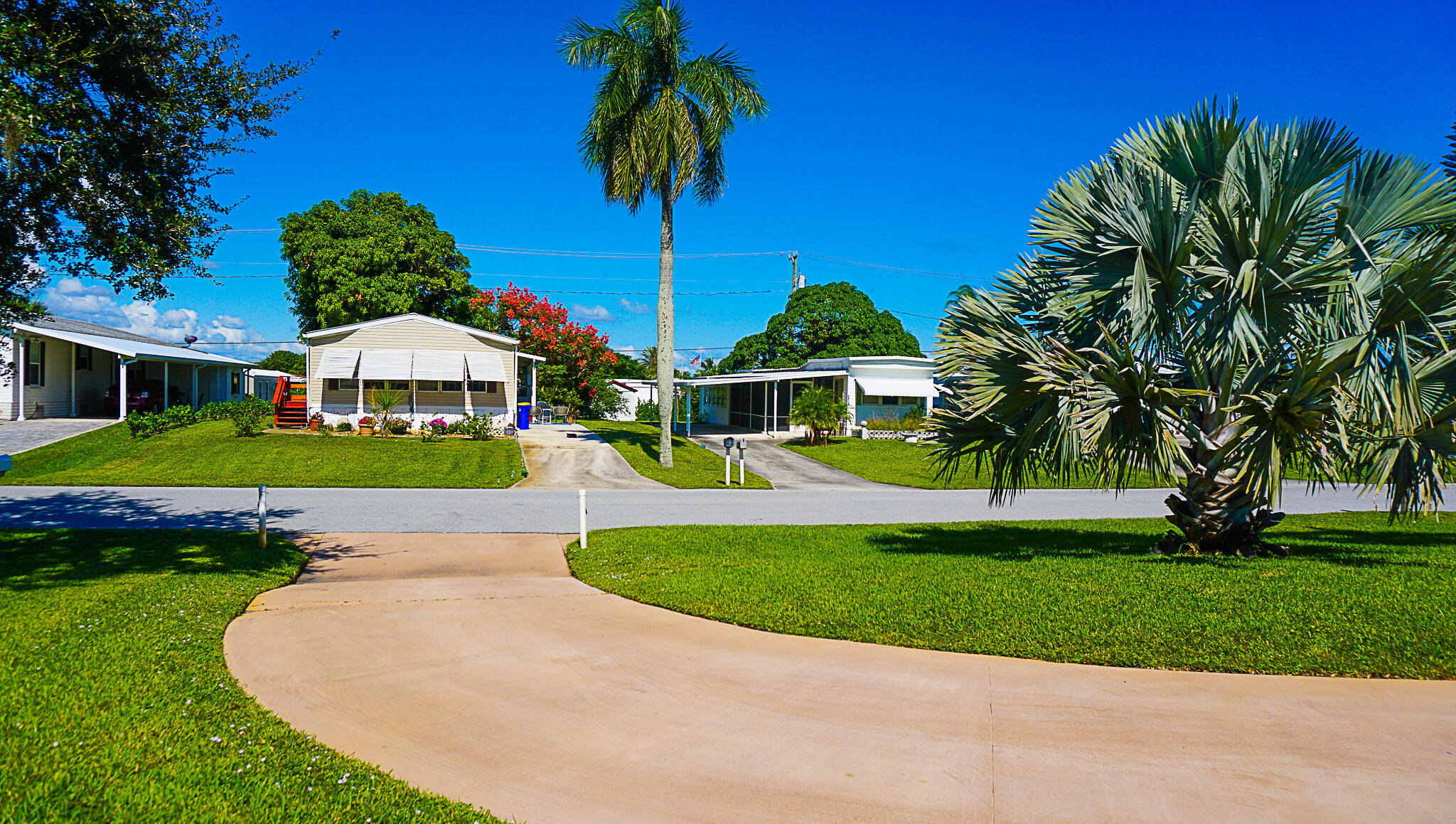 7030 Southeast Ridgeway Terrace Hobe Sound, FL 33455 - Photo 8 of 50 DSC00246