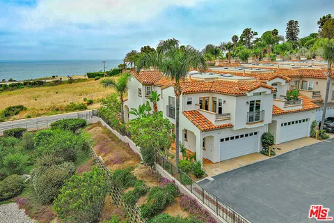 $2,285,000 | 6416 Lunita Road, Unit 108, Malibu, CA 90265