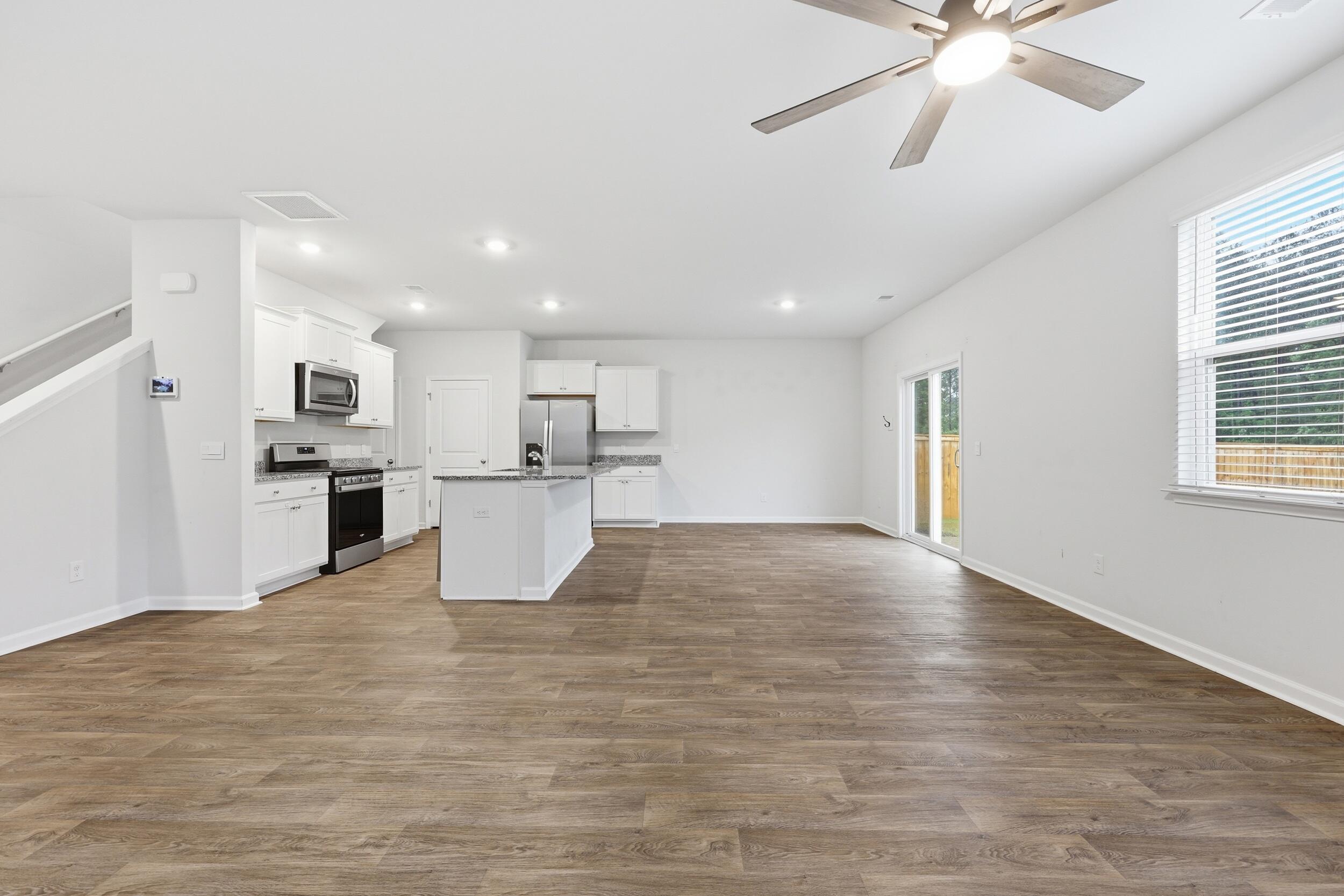 345 Lk Rdg Boulevard Summerville, SC 29486 - Photo 3 of 17 5_ru4a0092