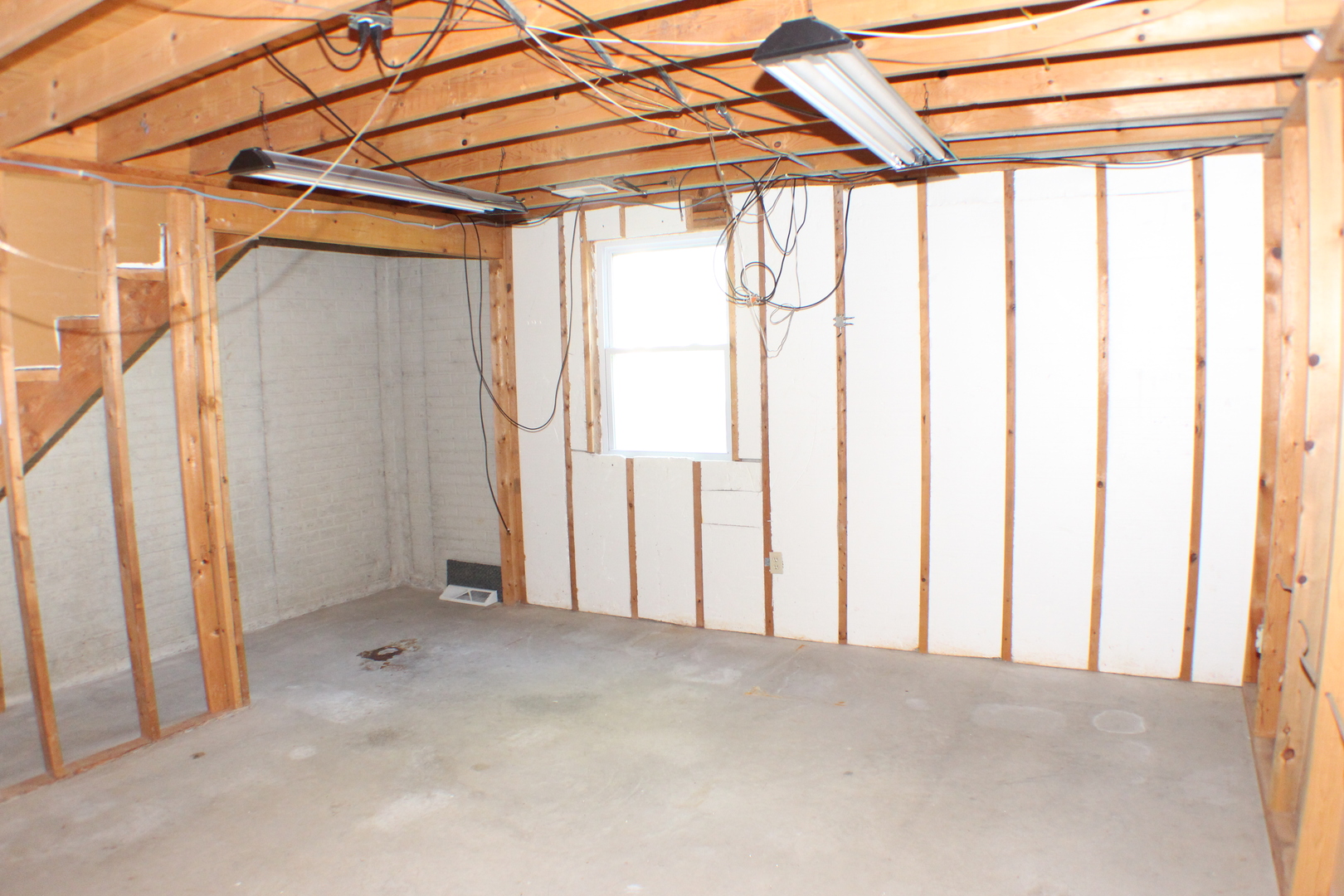 8 Apache Court Eldridge, IA 52748 - Photo 17 of 29 a view of an empty room