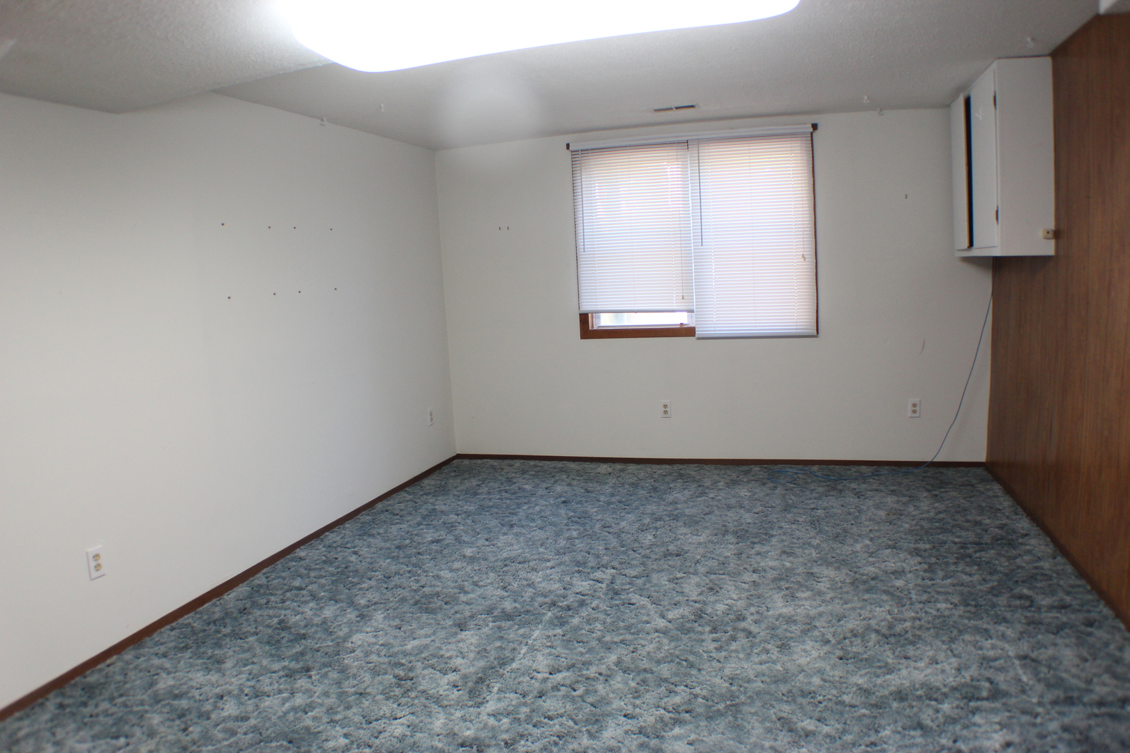 8 Apache Court Eldridge, IA 52748 - Photo 19 of 29 an empty room with a window