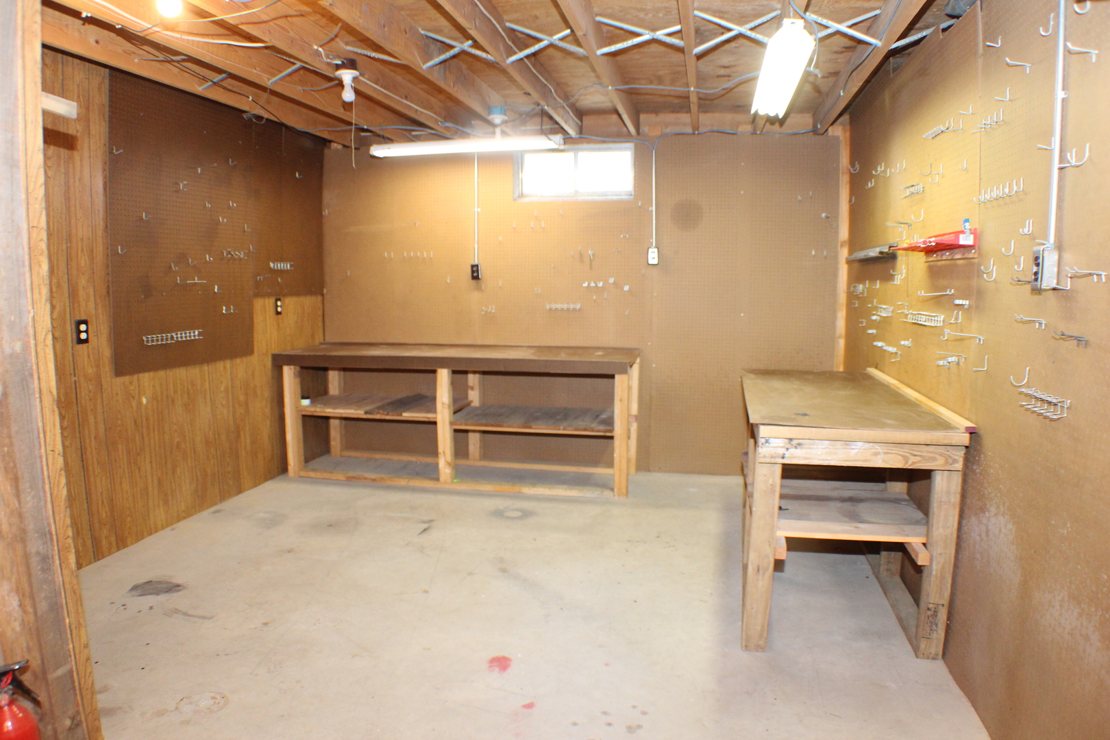 8 Apache Court Eldridge, IA 52748 - Photo 22 of 29 a view of a room with table and chairs