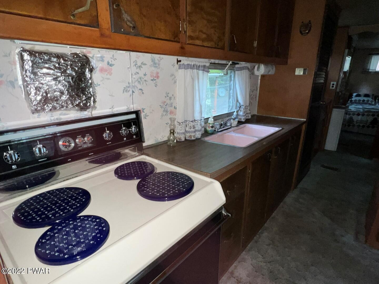 187 Tauschman Road Greentown, PA 18426 - Photo 18 of 51 KITCHEN