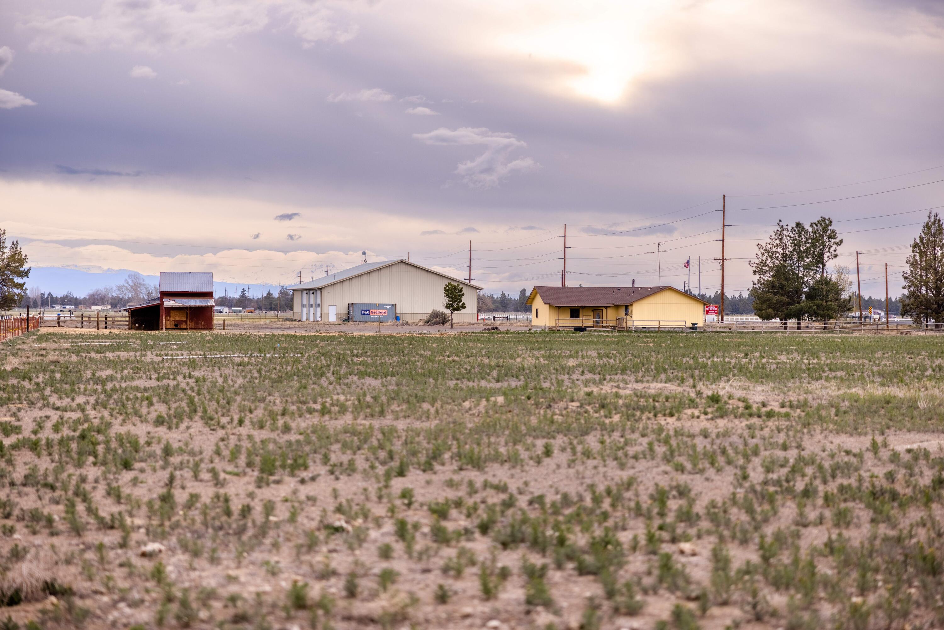 25925 Alfalfa Market Road Bend, OR 97701 - Photo 13 of 15 TGP_2849-HDR