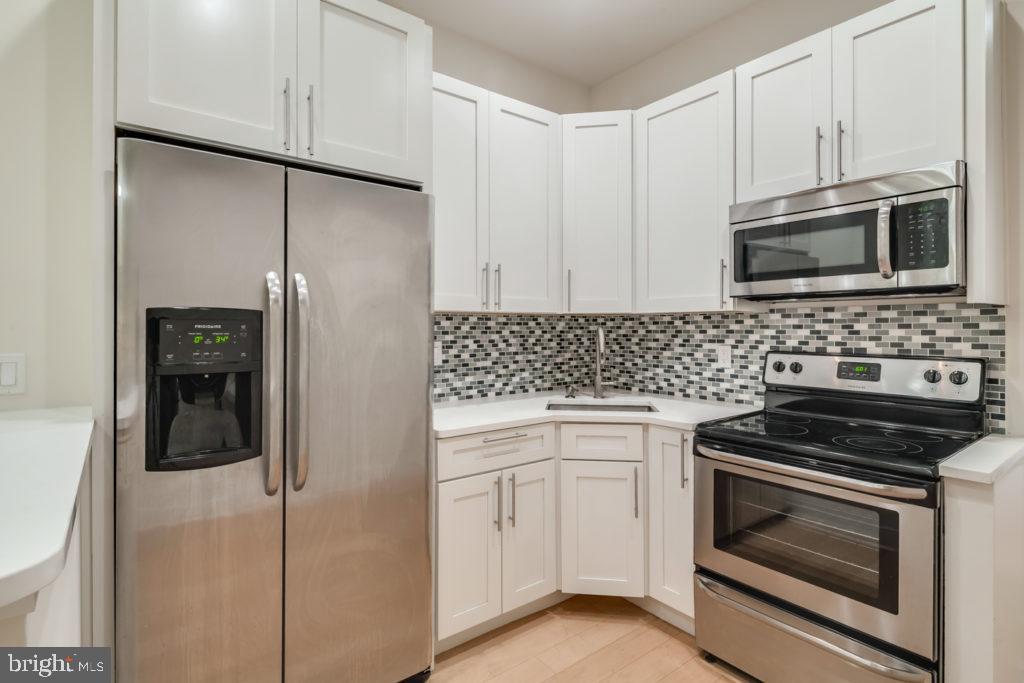1305 Locust Street, Unit 3B Philadelphia, PA 19107 - Photo 2 of 9