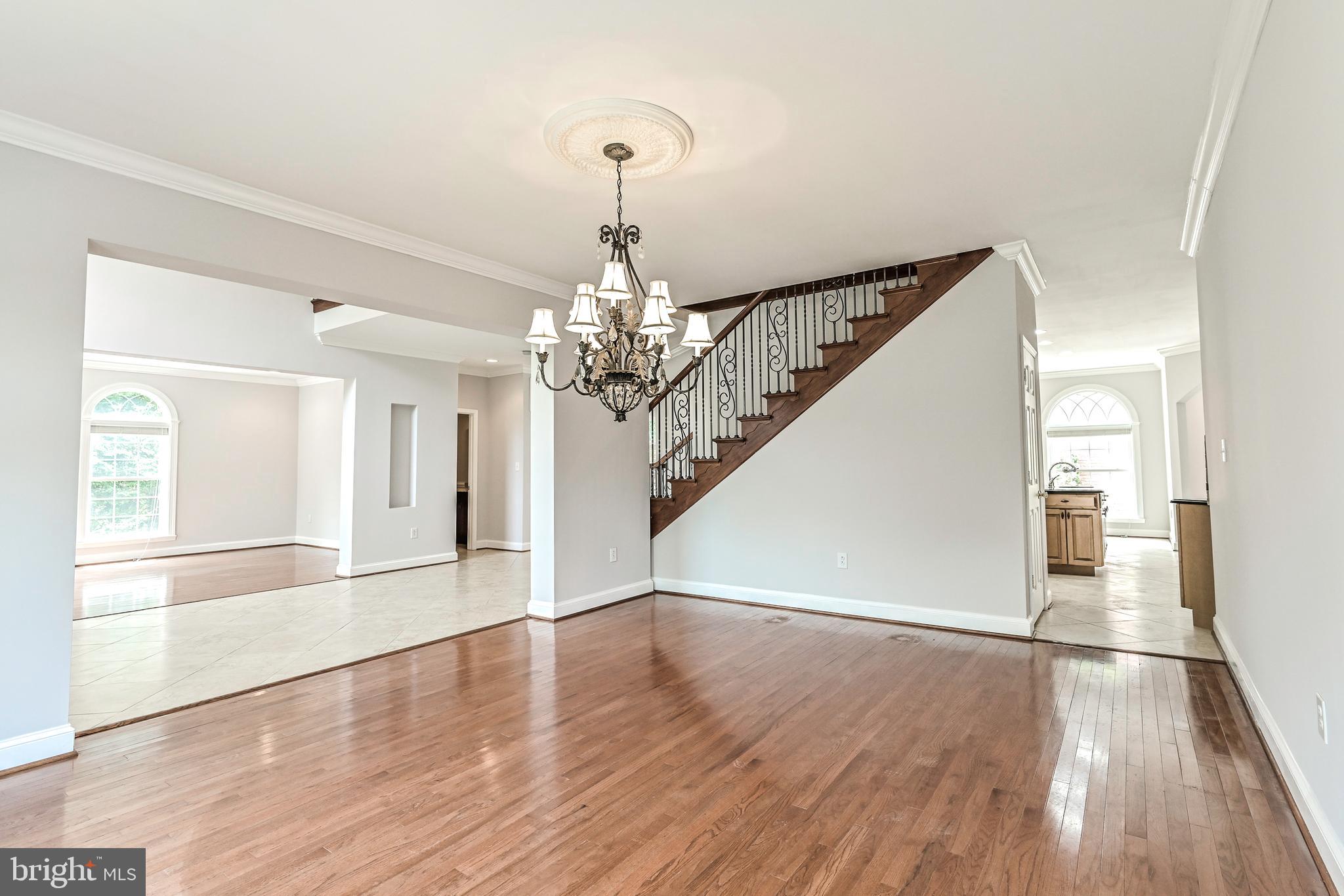 5218 Clinton Road Alexandria, VA 22312 - Photo 16 of 106 dining room view