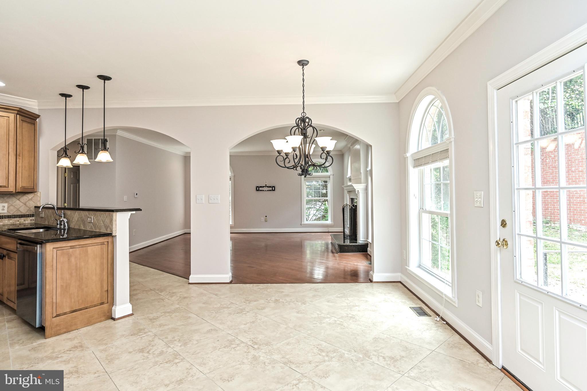 5218 Clinton Road Alexandria, VA 22312 - Photo 27 of 106 kitchen breakfast room , door to rear patio